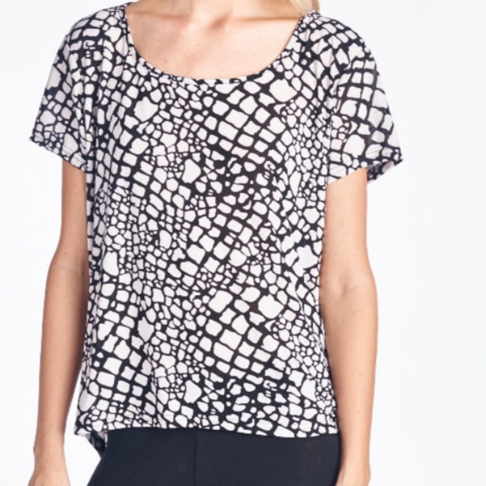 TNO Black and White Snakeskin Top Plus 2X